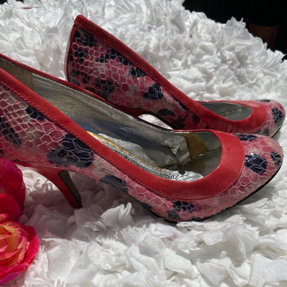 Naughty Monkey Pink Black Leather Heels Size 8.5